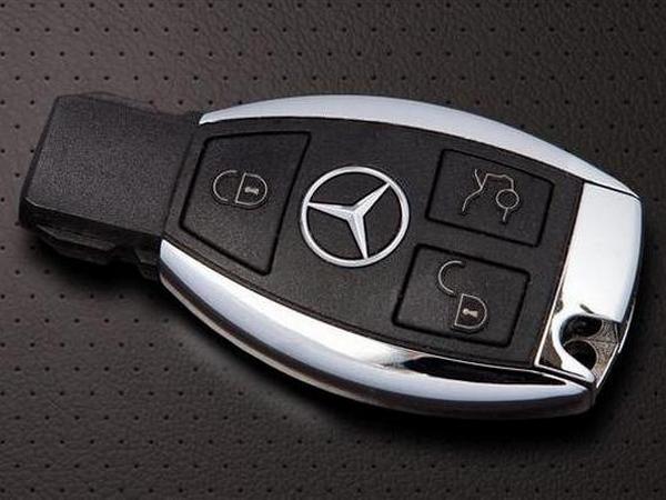 Mercedes_key-2